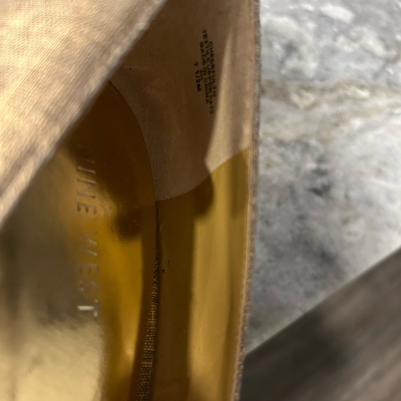 Nine West gold platform wedges, 7.5 - Picture 12 of 13